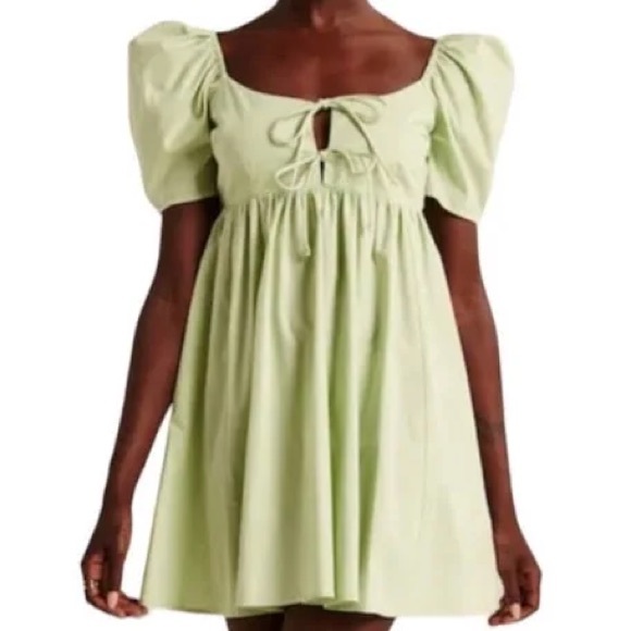 Abercrombie & Fitch Dresses & Skirts - Abercrombie and fitch green front tie mini dress